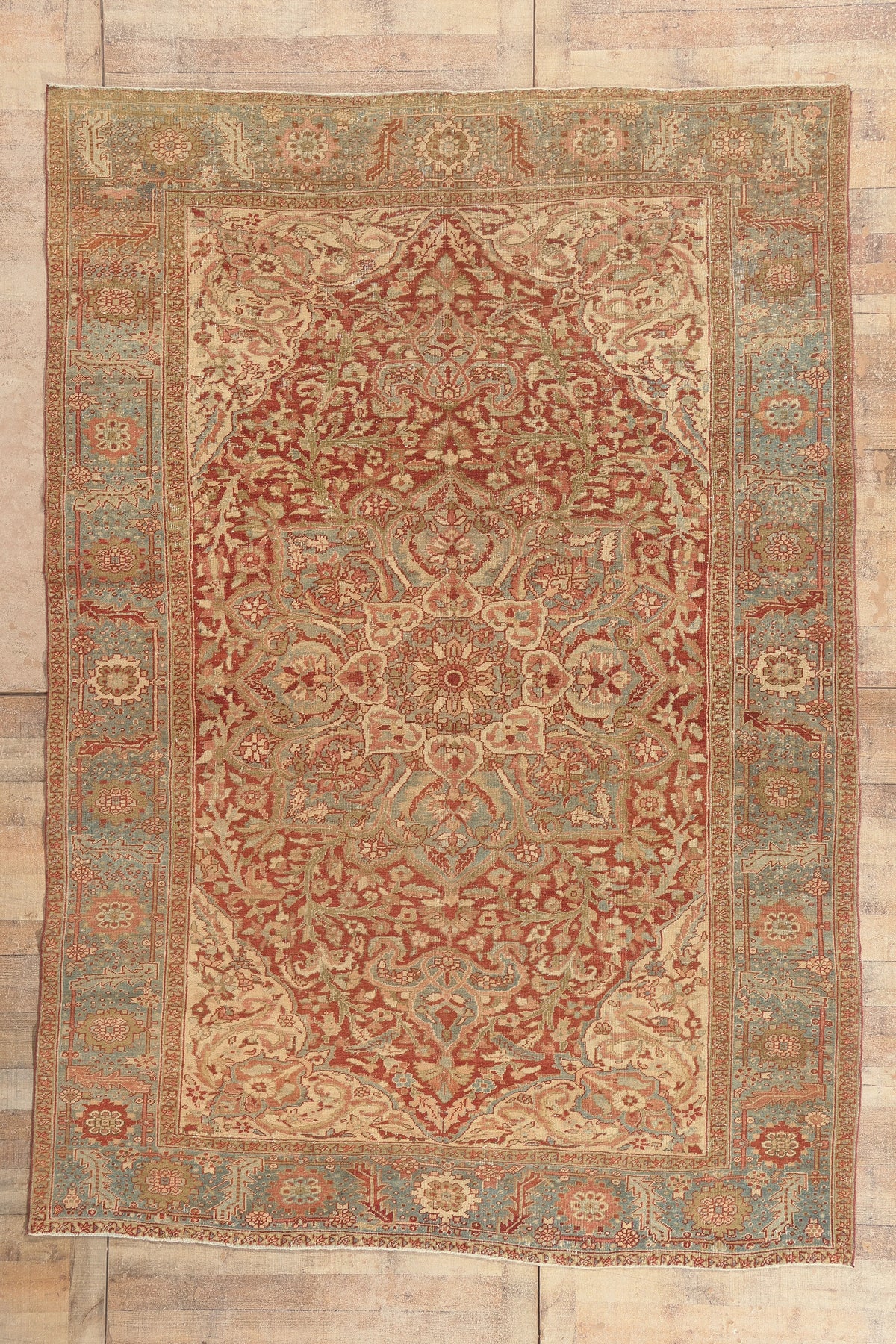 8 x 11 - Red Antique Turkish Heriz Rug - 52670