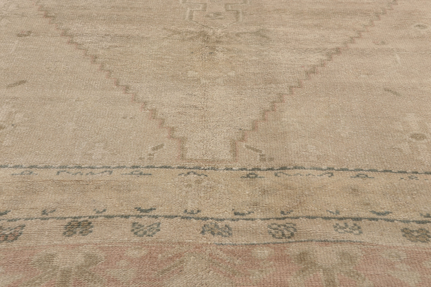 5 x 9 - Beige Vintage Turkish Oushak Rug - 53624