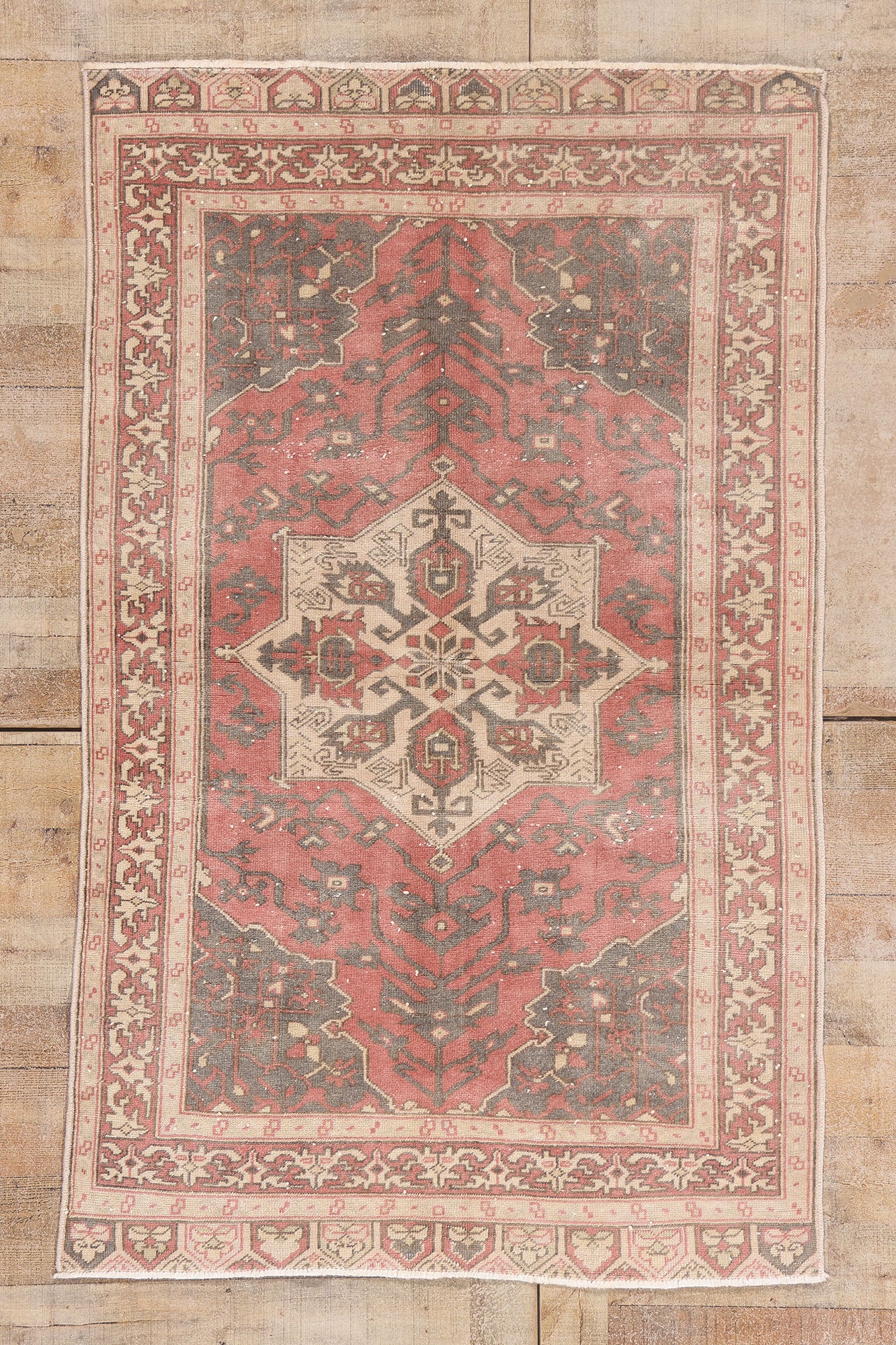 4 x 6 - Red Vintage Turkish Oushak Rug - 54063