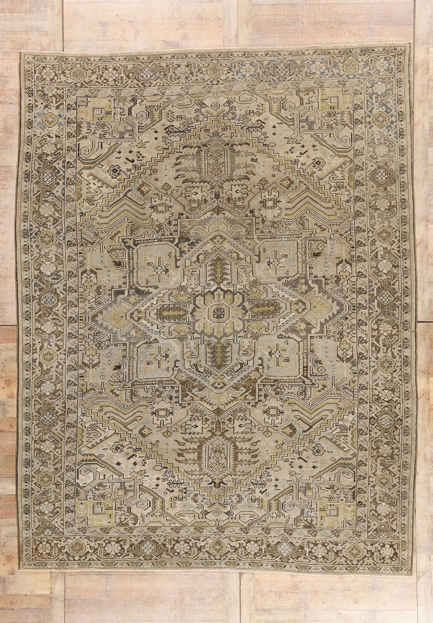 9 x 12 - Beige Antique Persian Heriz Rug - 54105