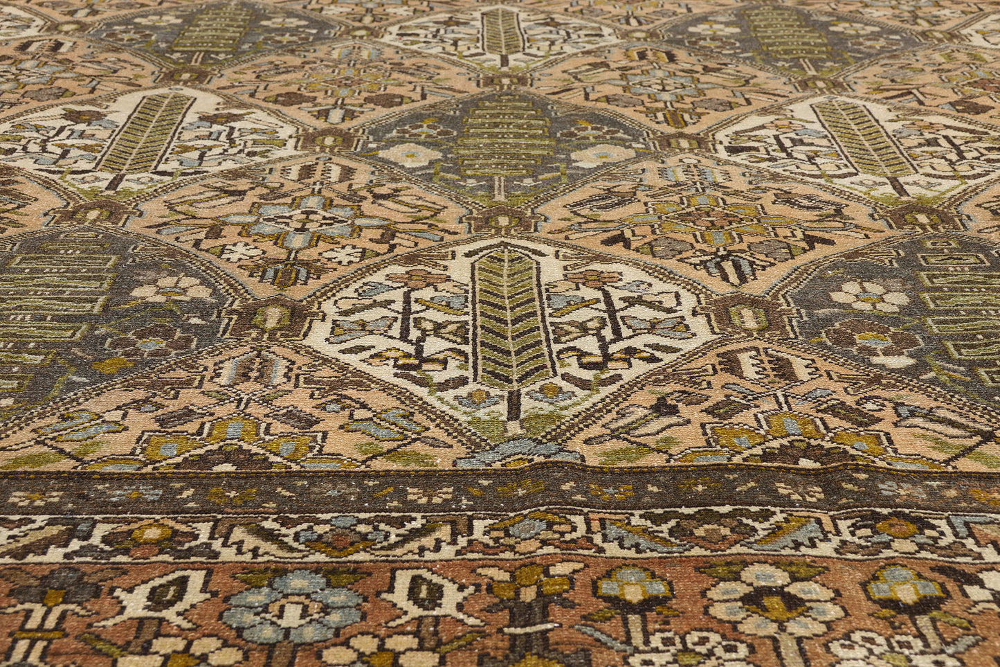 12 x 13 - Multicolor Antique Persian Bakhtiari Rug - 54109