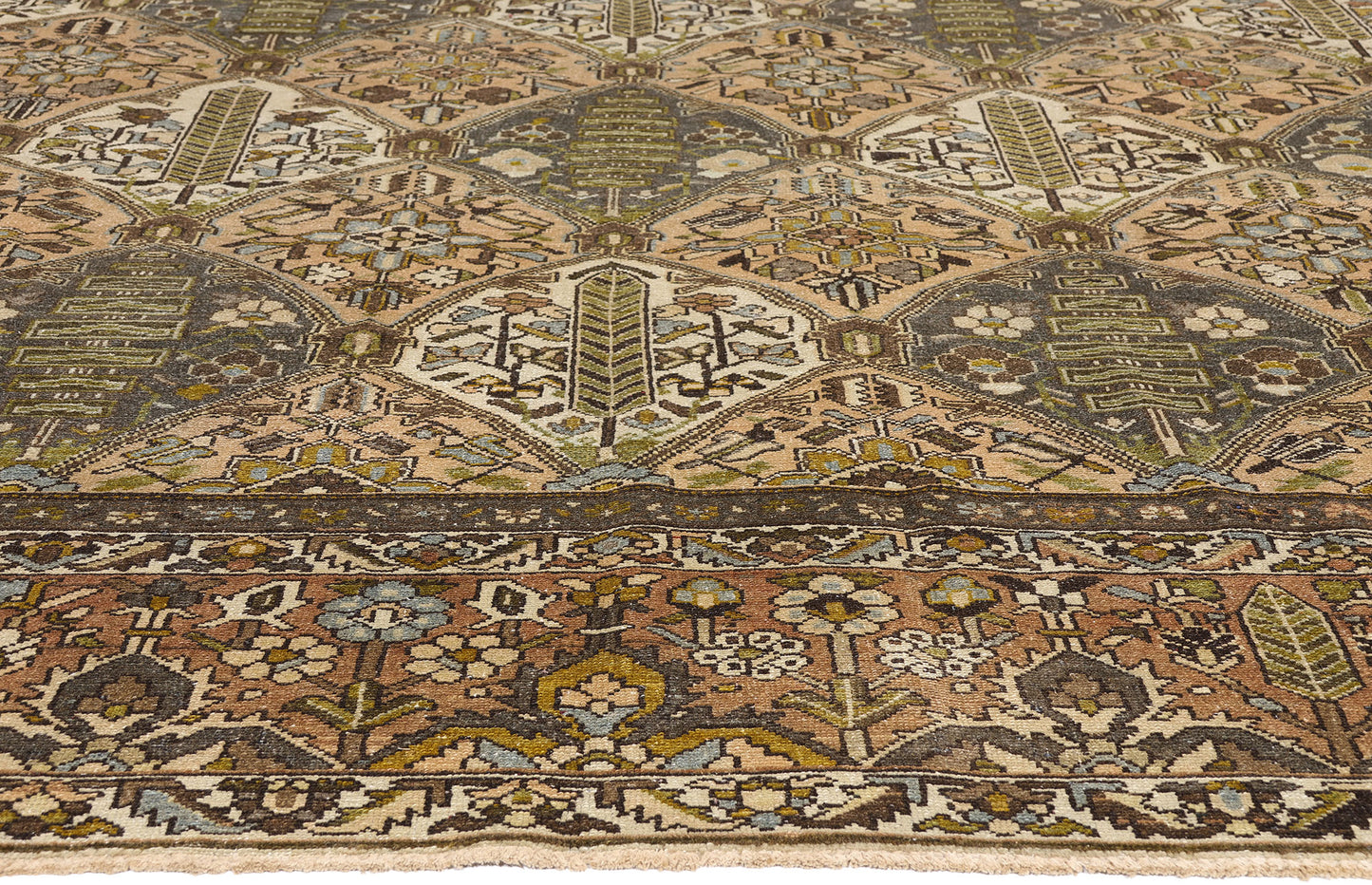 12 x 13 - Multicolor Antique Persian Bakhtiari Rug - 54109