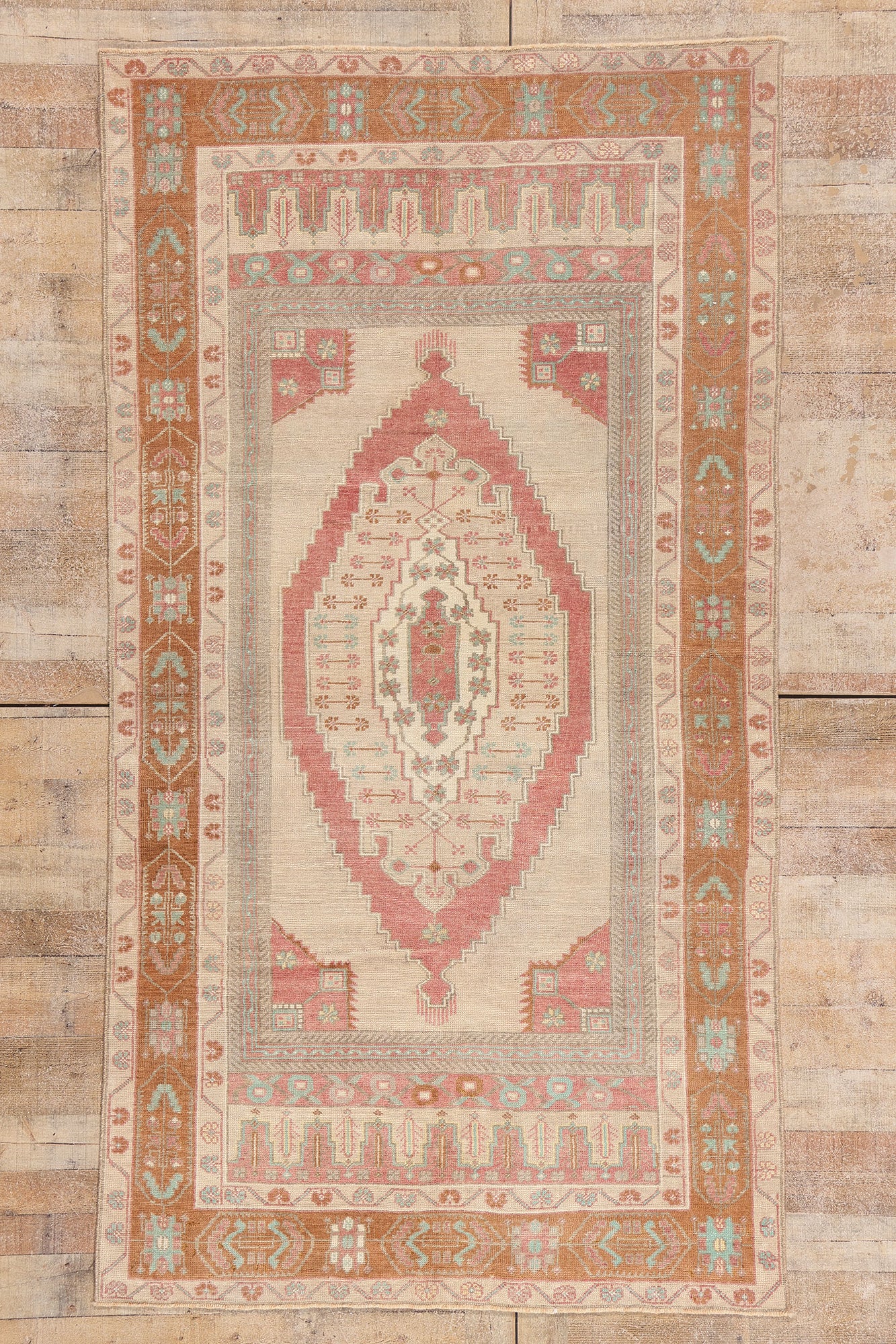 5 x 8 - Beige Vintage Turkish Oushak Rug - 54117