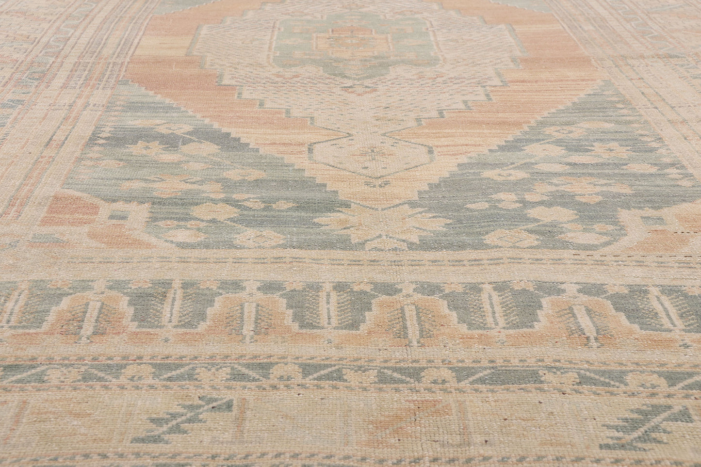 6 x 10 - Tan Vintage Turkish Oushak Rug - 54134
