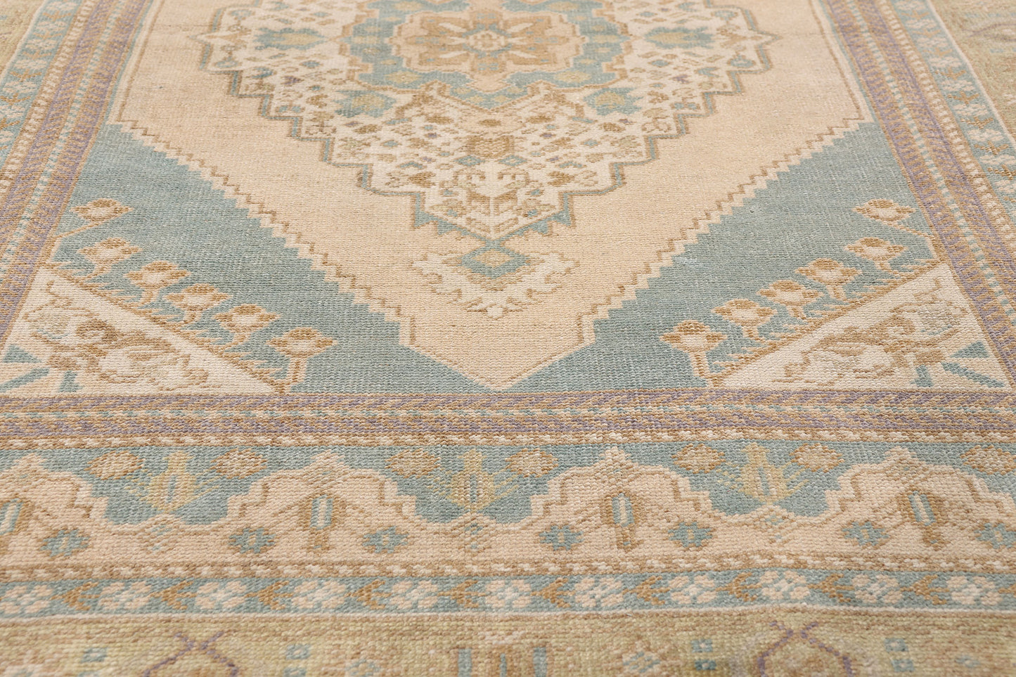 4 x 6 - Beige Vintage Turkish Oushak Rug - 54135