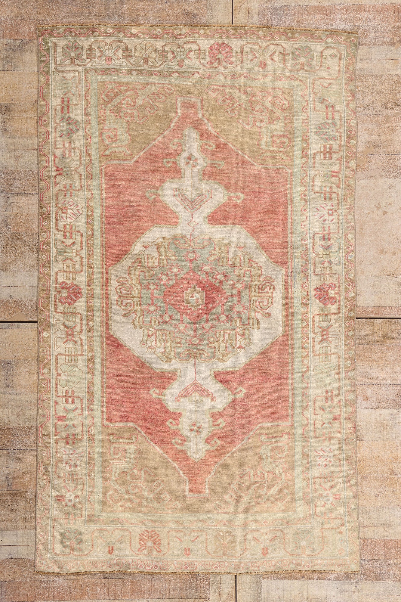 4 x 7 - Red Vintage Turkish Oushak Rug - 54155