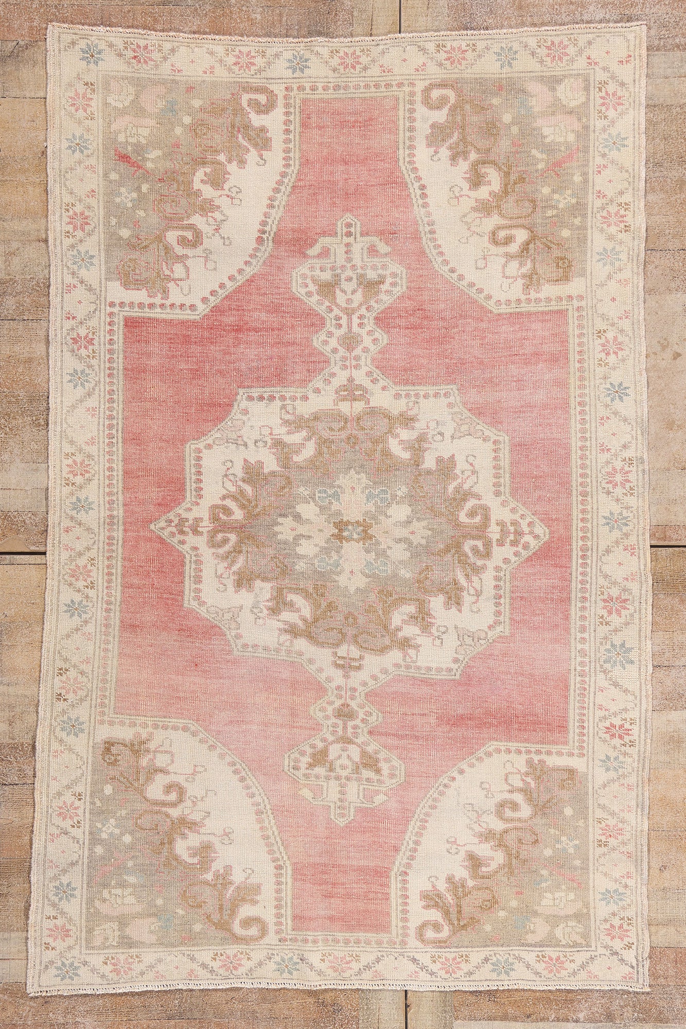 5 x 7 - Red Vintage Turkish Oushak Rug - 54156