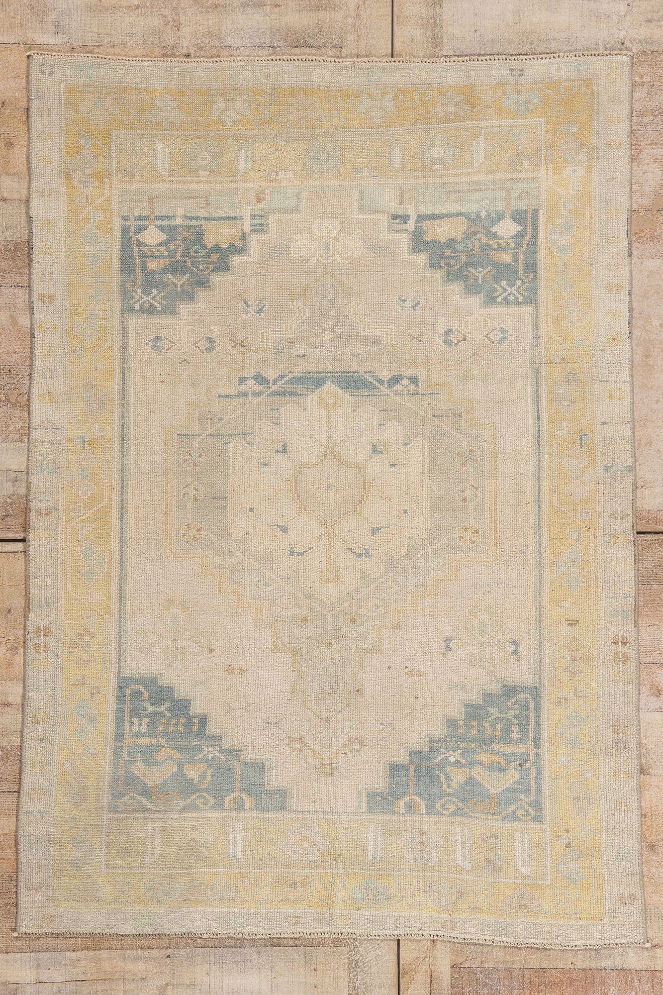 4 x 6 - Tan Vintage Turkish Oushak Rug - 54157