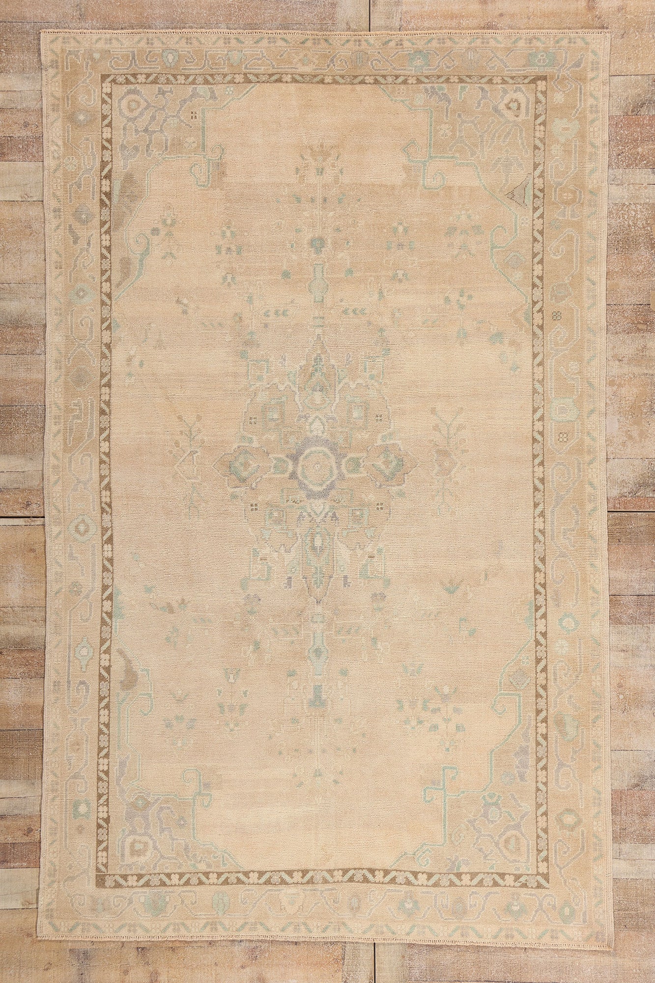 6 x 9 - Tan Vintage Turkish Oushak Rug - 54161