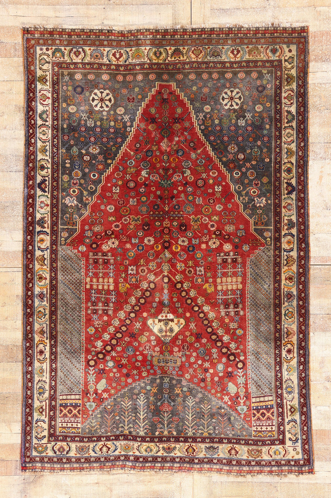 5 x 8 Red Vintage Persian Qashqai Rug 61414