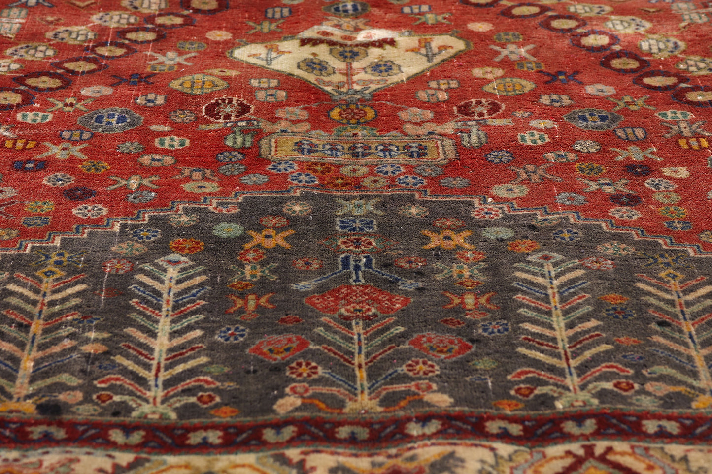 5 x 8 Red Vintage Persian Qashqai Rug 61414