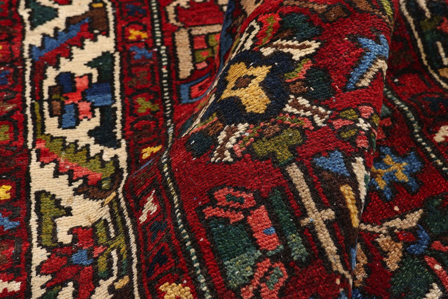 3 x 13 Red Antique Persian Bakhtiari Rug 61417