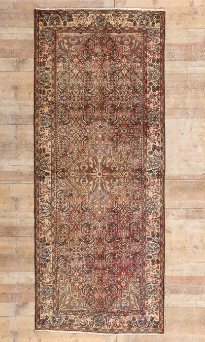 4 x 10 - Red Antique Bakhtiari Rug - 61419
