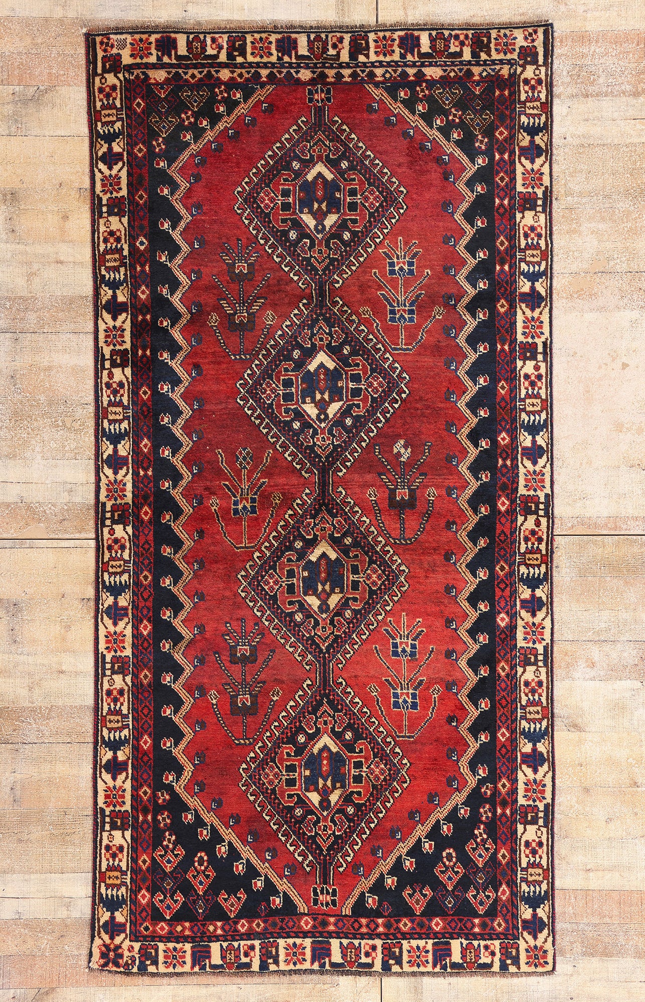 4 x 8 - Red Antique Shiraz Rug - 61443