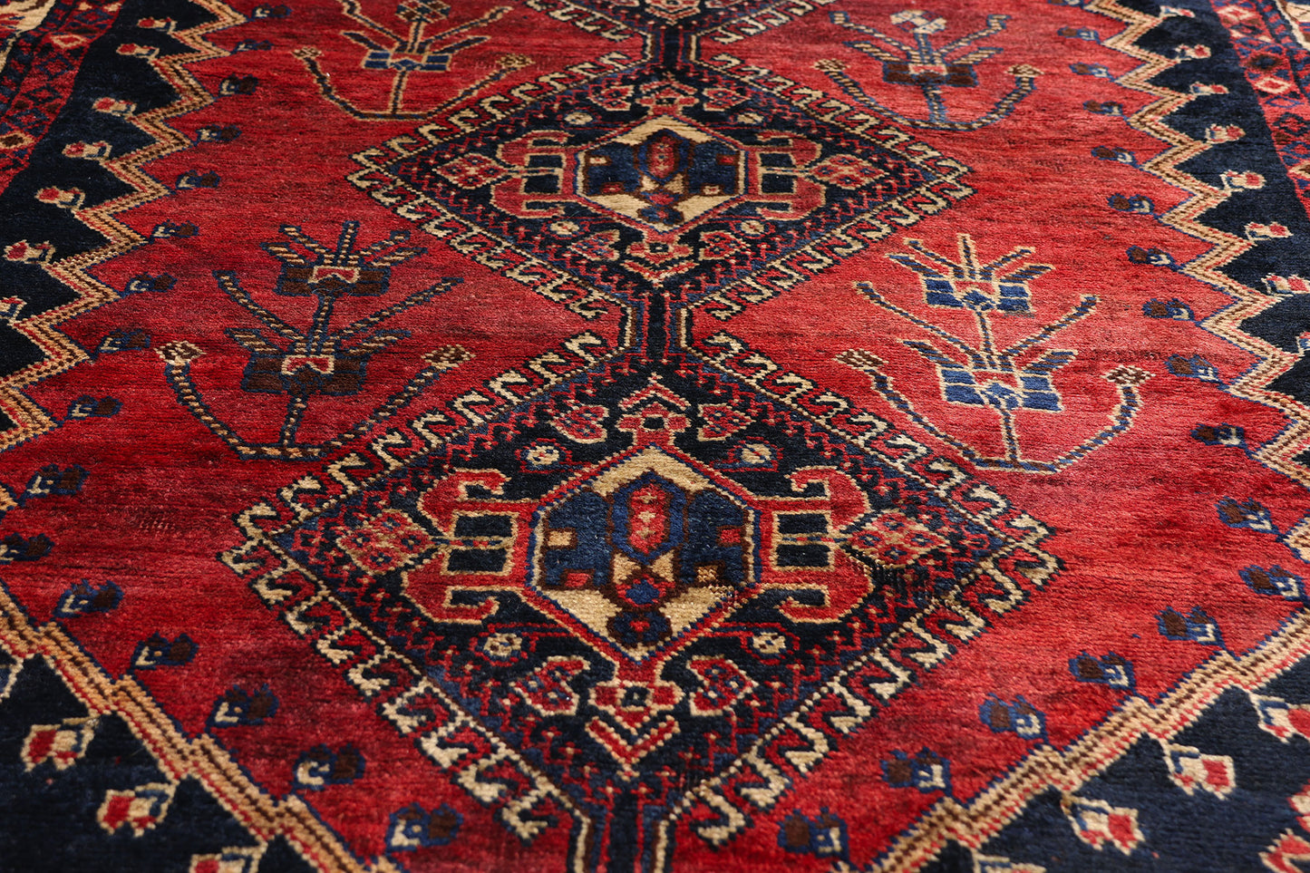 4 x 8 - Red Antique Shiraz Rug - 61443