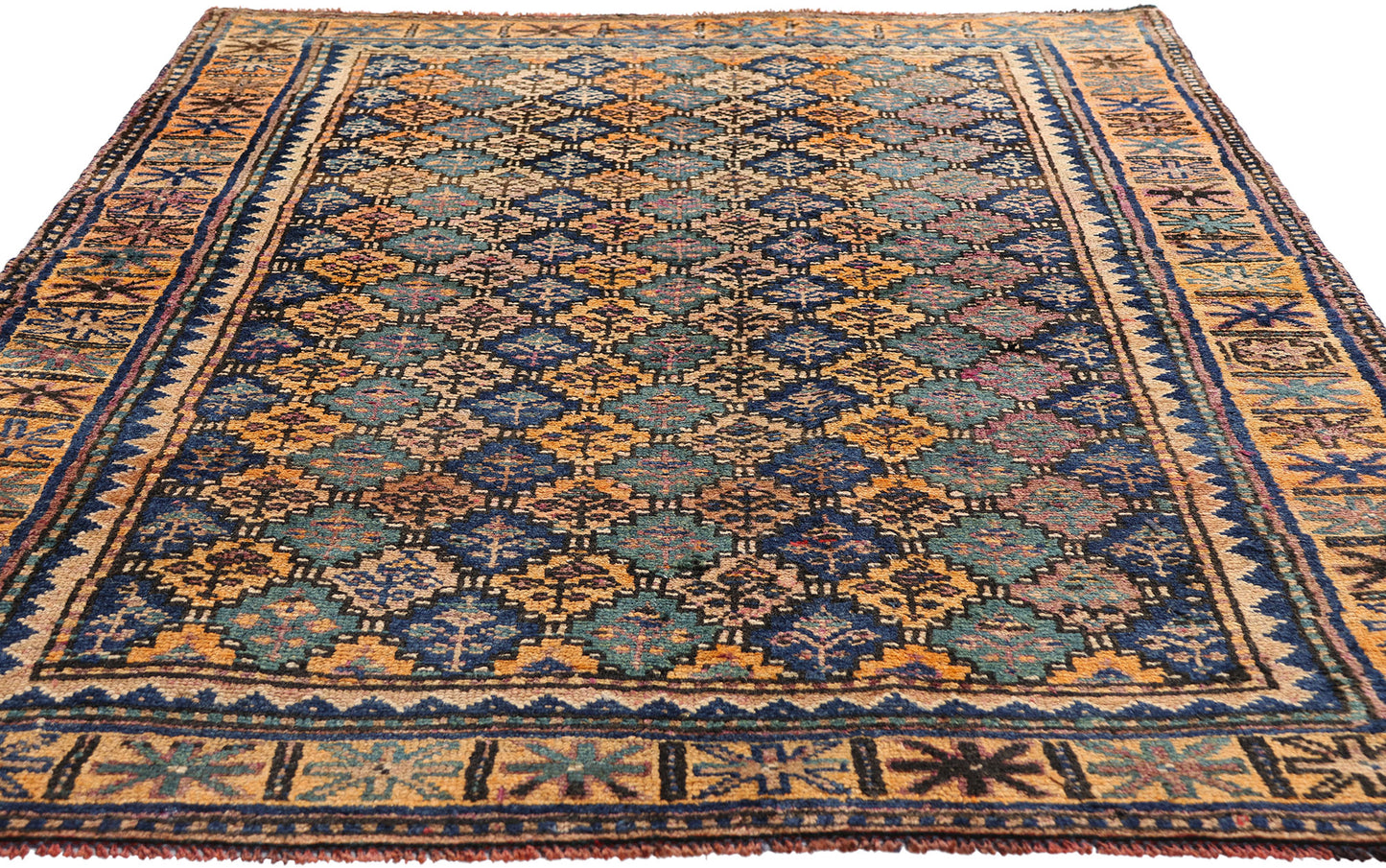 4 x 6 - Multicolor Antique Shiraz Rug - 61450