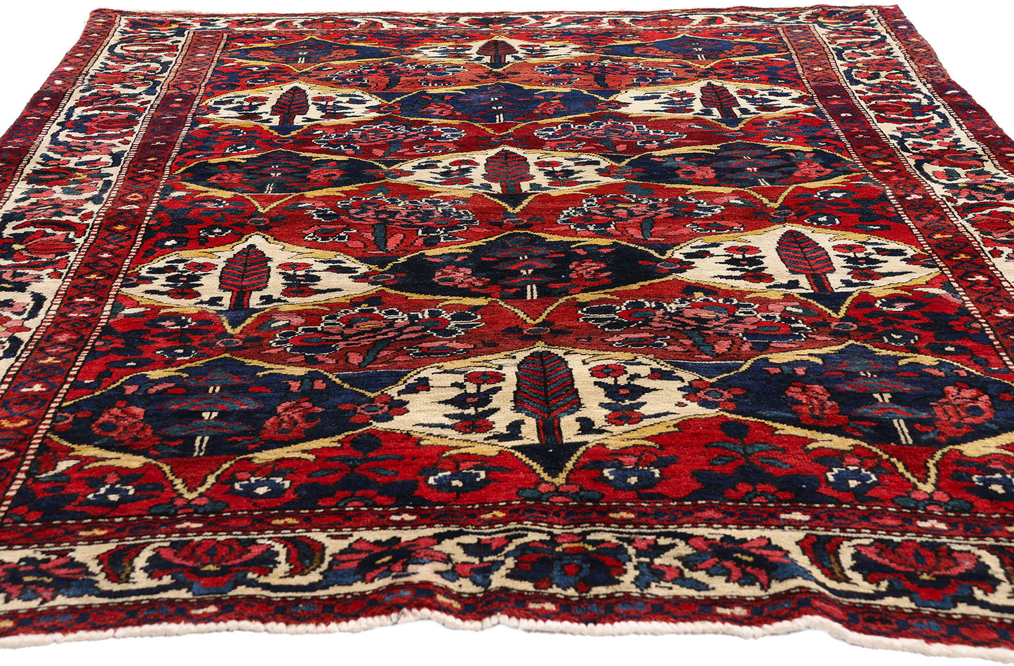 6 x 8 - Rust Antique Bakhtiari Rug - 61464