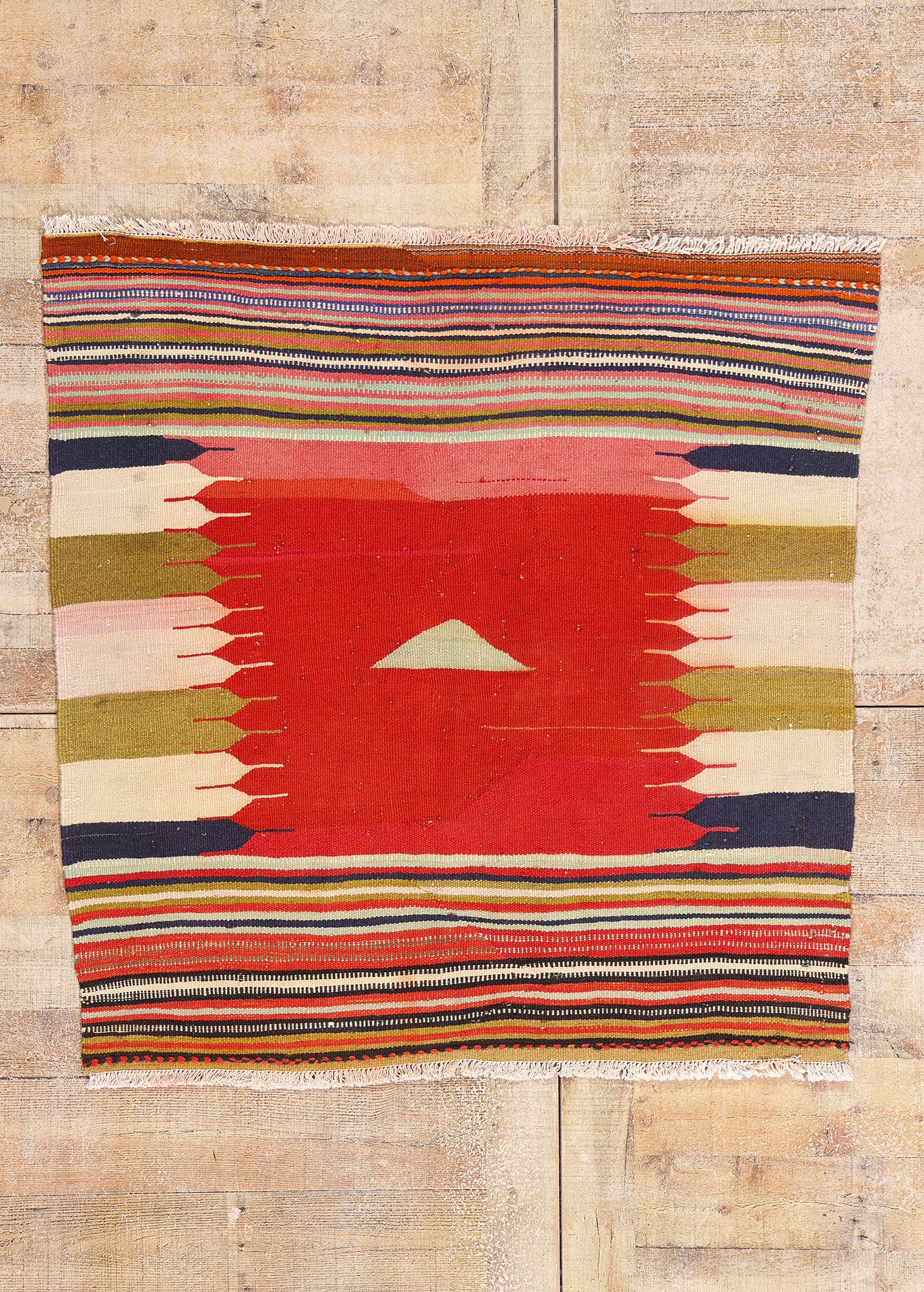 4 x 4 - Red Antique Shiraz Rug - 61472