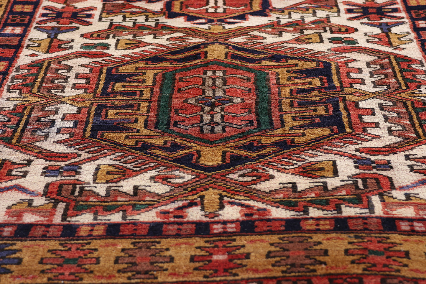 3 x 10 - Ivory Vintage Heriz Rug - 61488