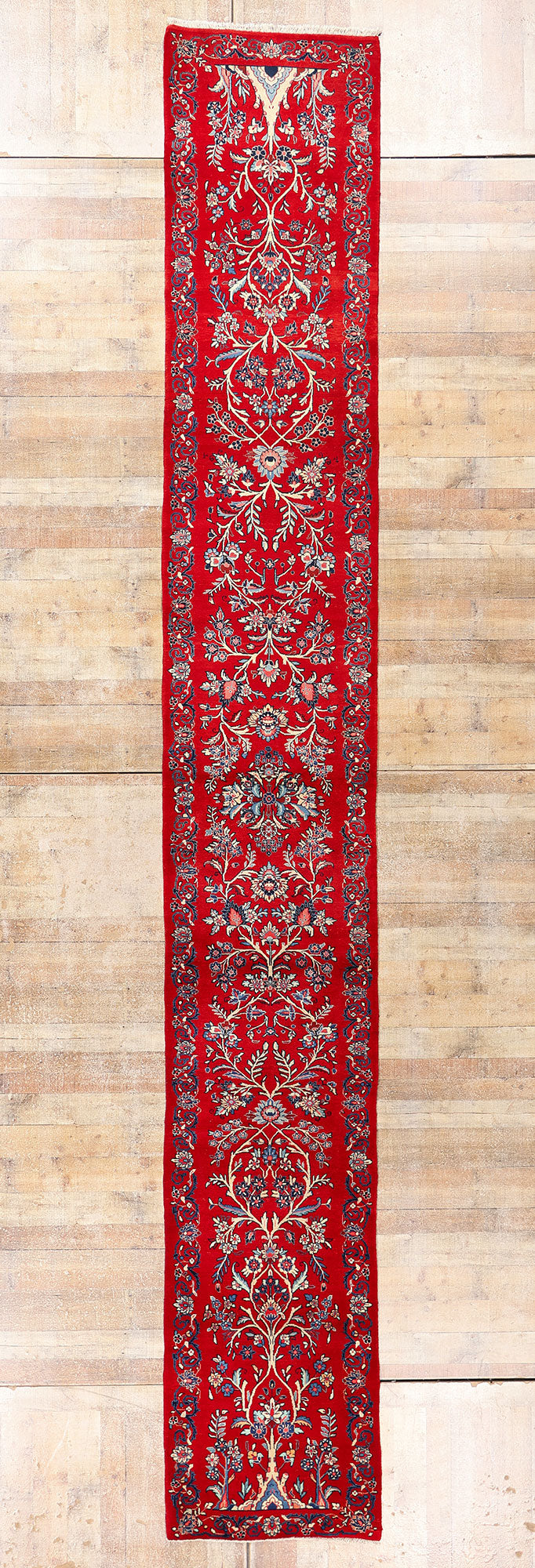 3 x 20 - Red Antique Sarouk Rug - 61499