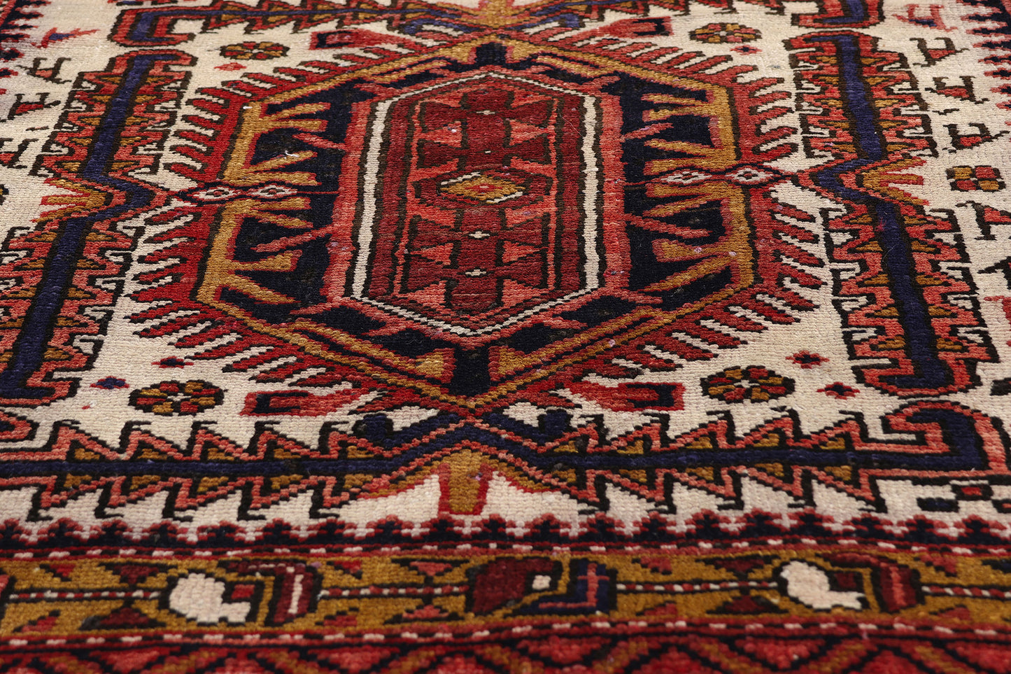 4 x 11 - Ivory Vintage Heriz Rug - 61500