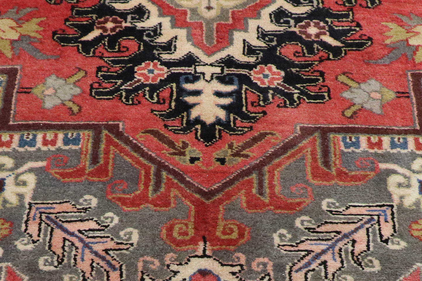 13 x 19 - Red Antique Persian Heriz Rug - 78065