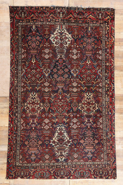8 x 12 - Red Antique Bakhtiari Rug - 79424