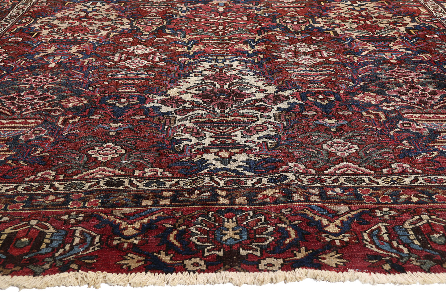 8 x 12 - Red Antique Bakhtiari Rug - 79424