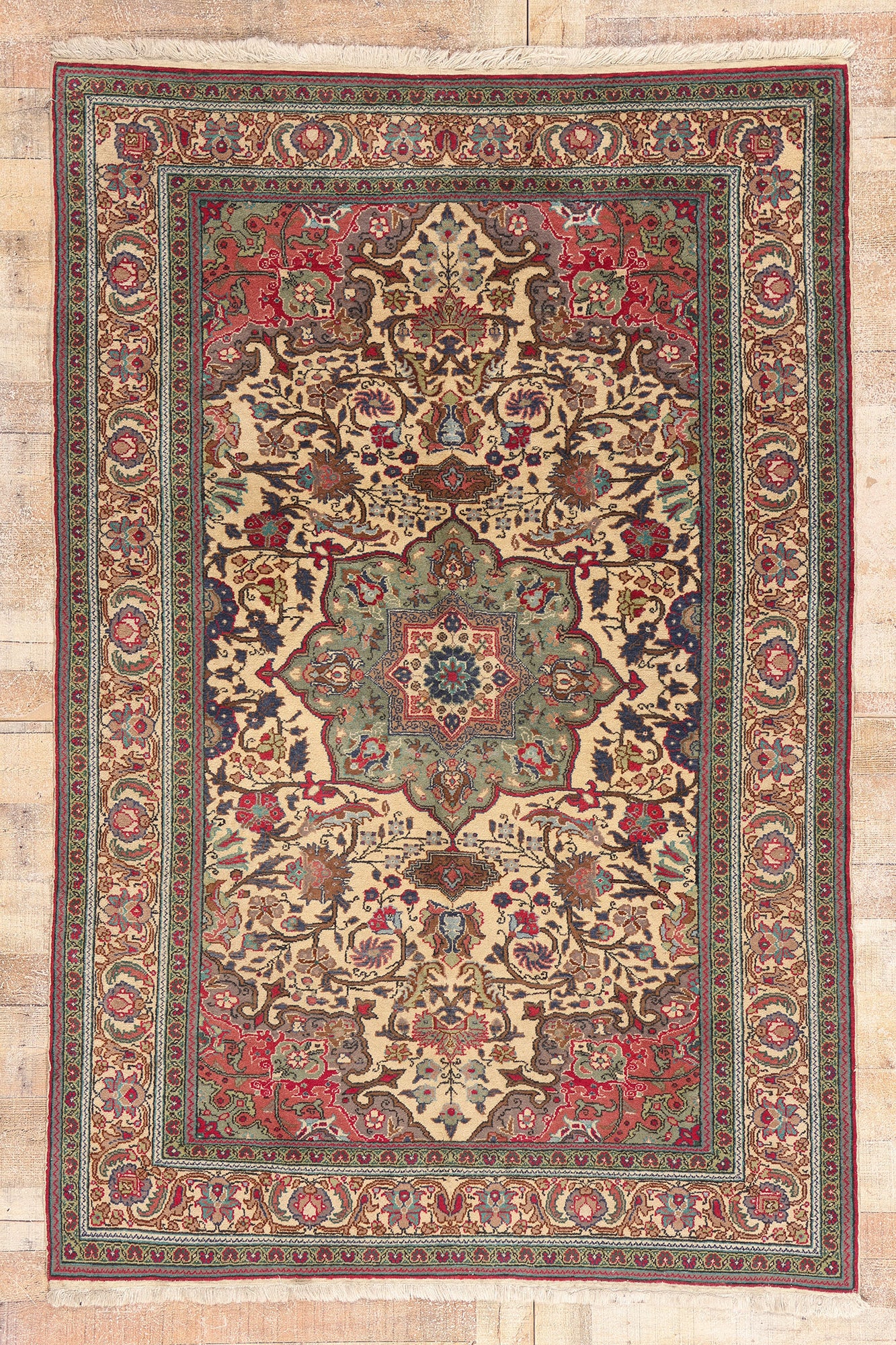 5 x 7 - Ivory Vintage Ardabil Rug - 79444