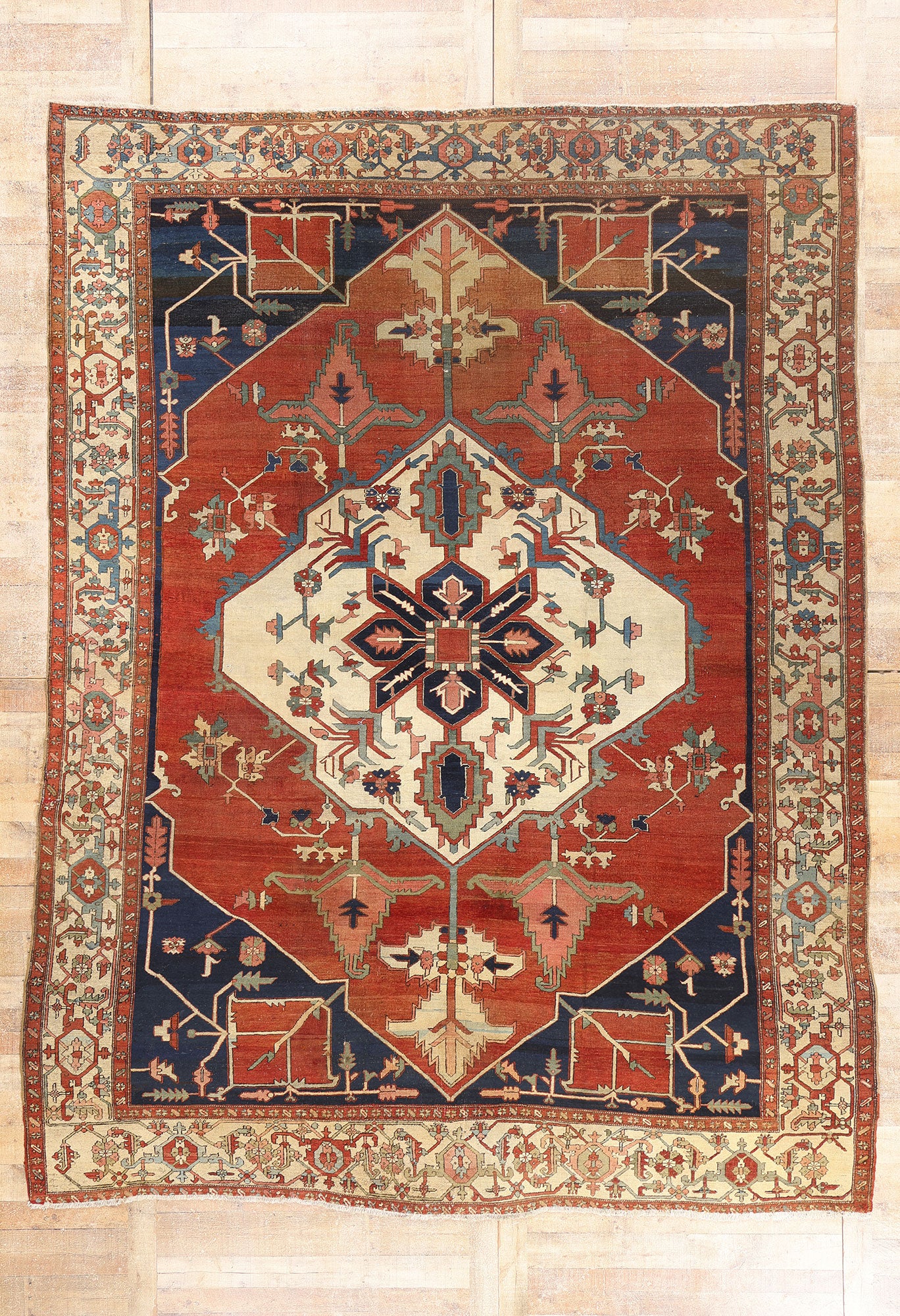 10 x 13 - Red Antique Persian Serapi Rug - 79456