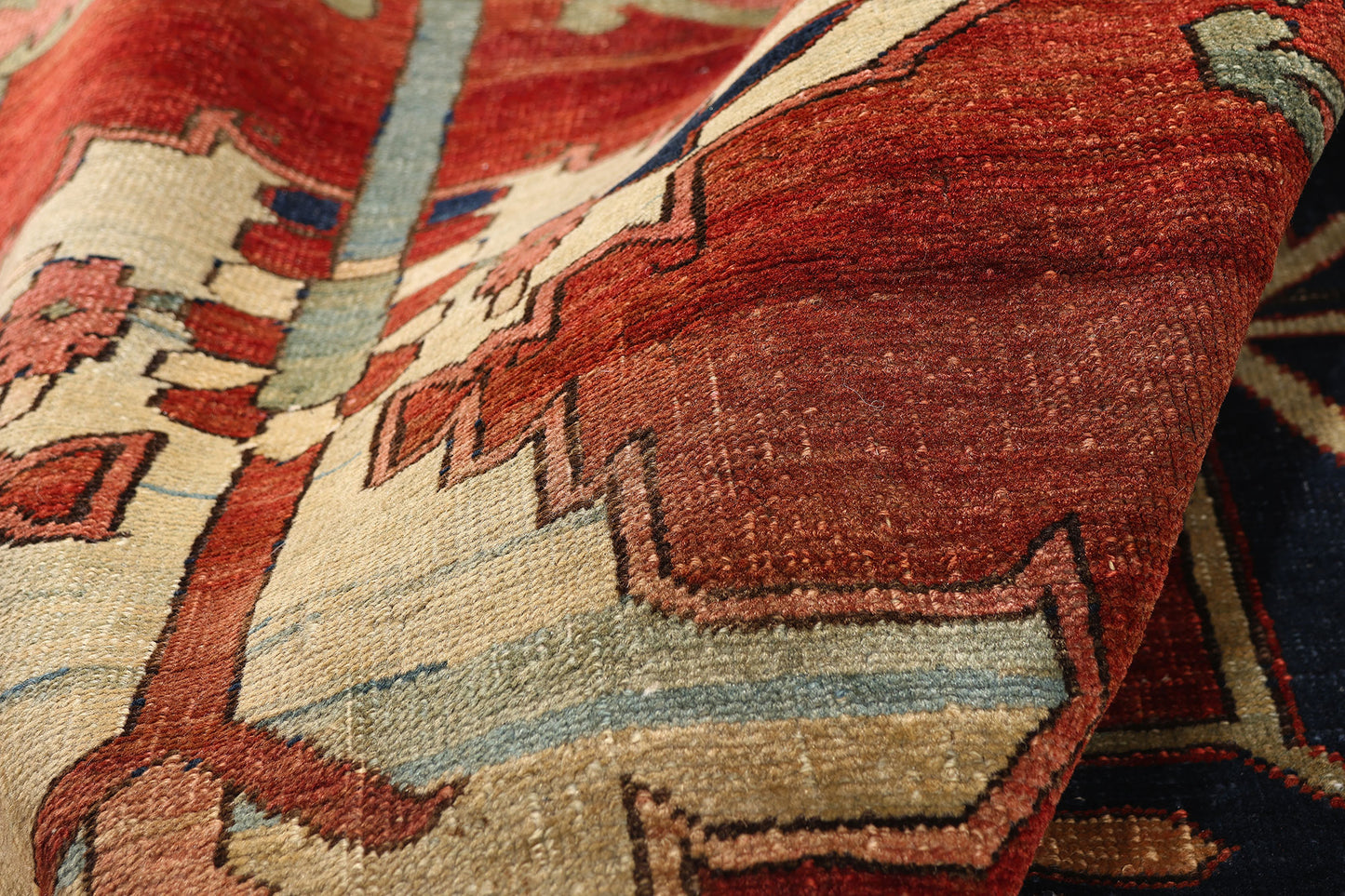 10 x 13 - Red Antique Persian Serapi Rug - 79456
