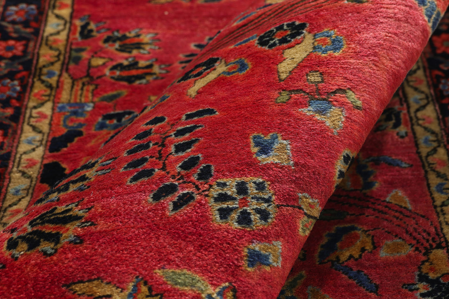 3 x 5 - Red Antique Sarouk Rug - 79461