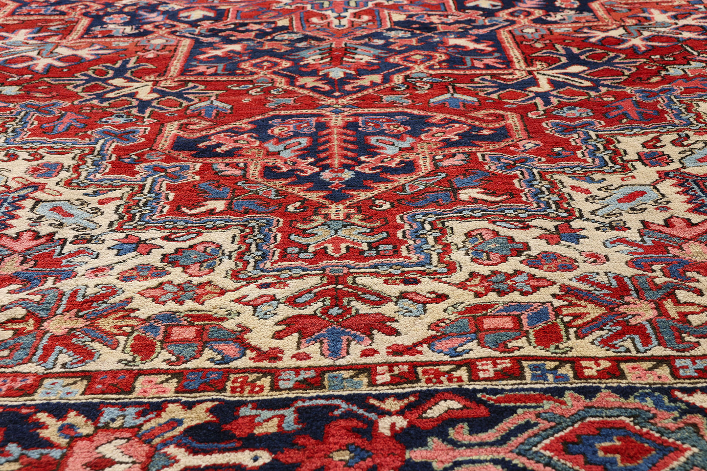 8 x 11 - Red Antique Heriz Rug - 79467
