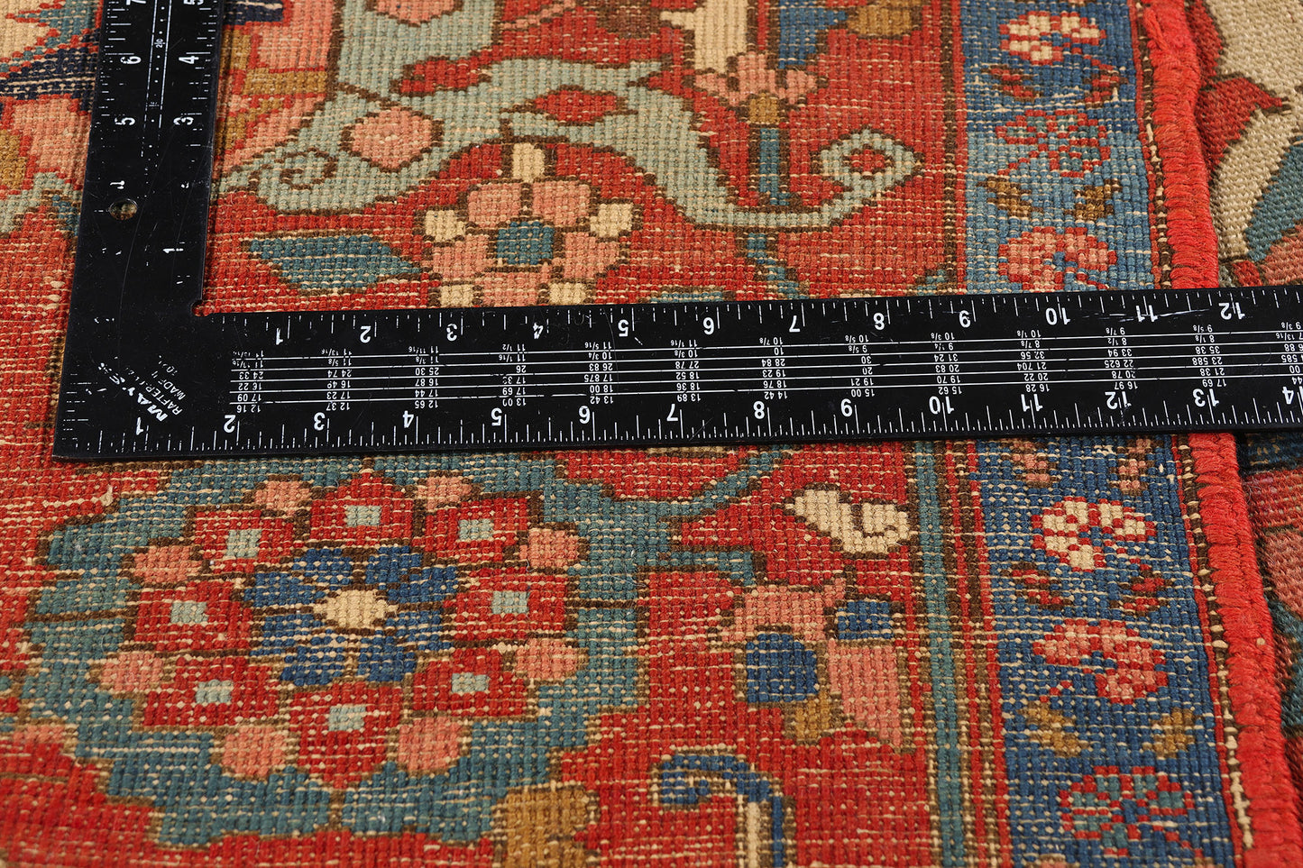 9 x 13 - Red Antique Persian Serapi Rug - 79550