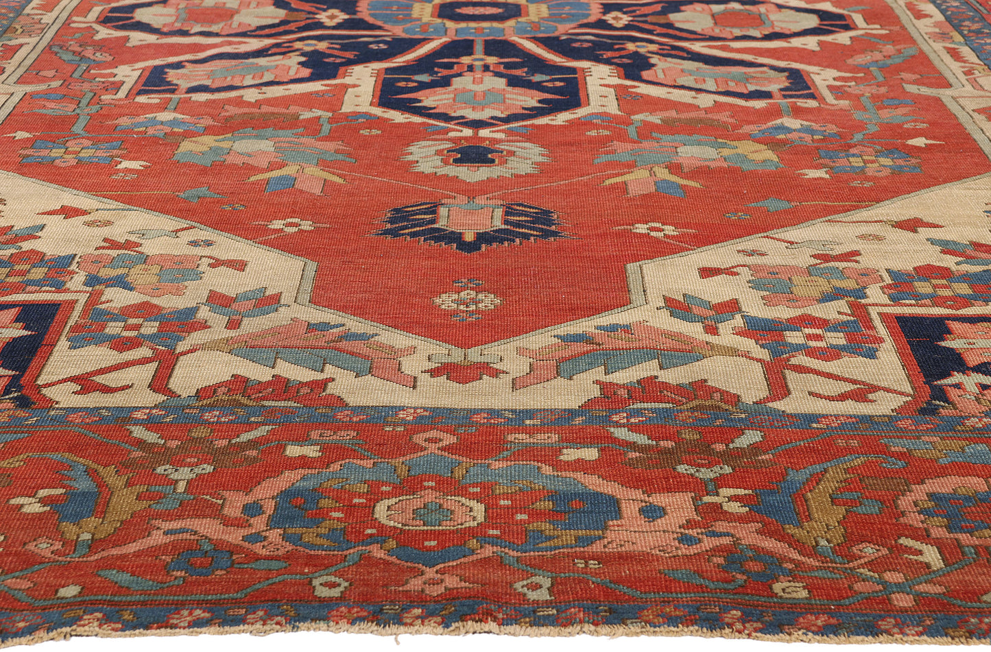 9 x 13 - Red Antique Persian Serapi Rug - 79550