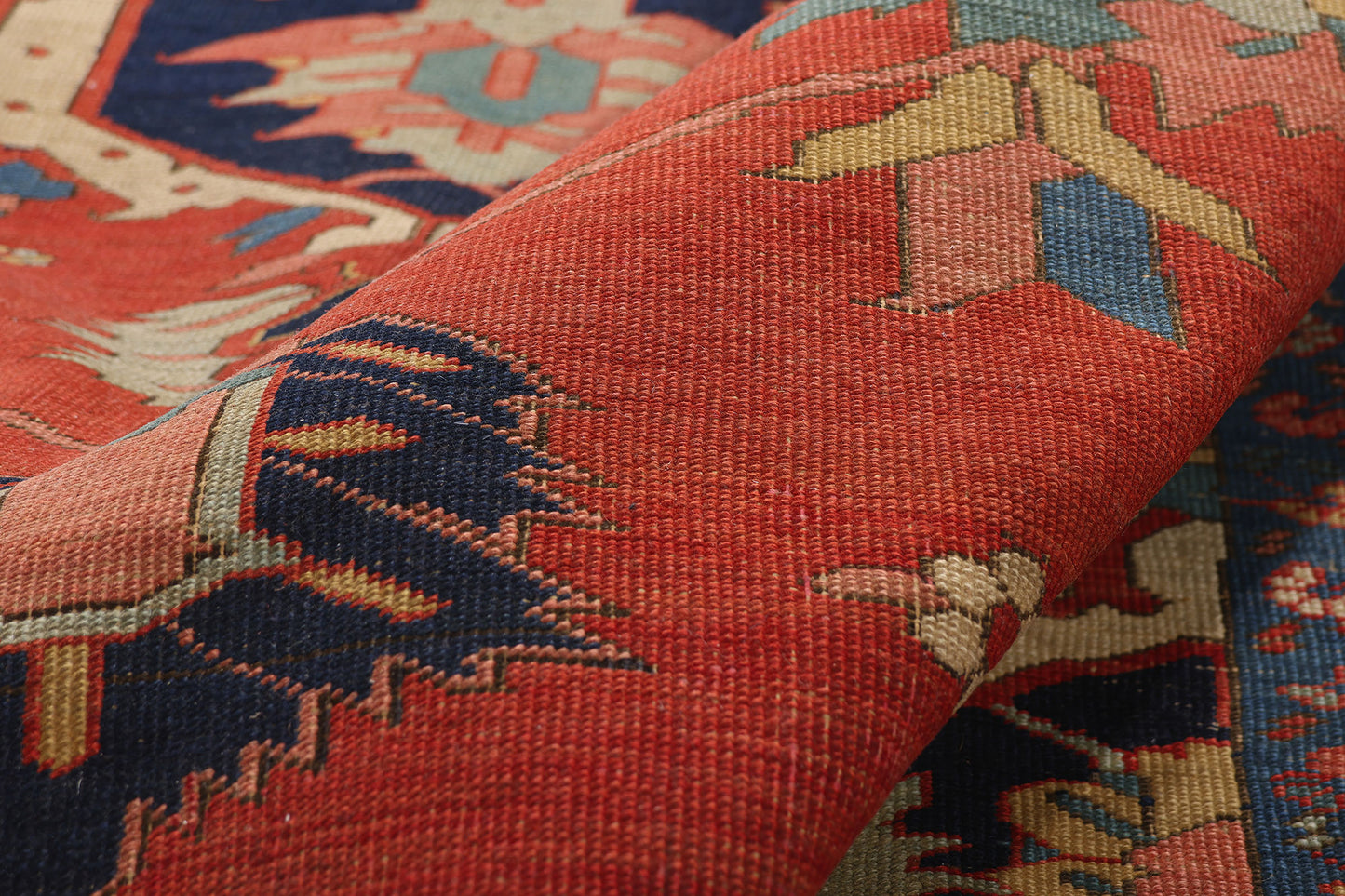 9 x 13 - Red Antique Persian Serapi Rug - 79550