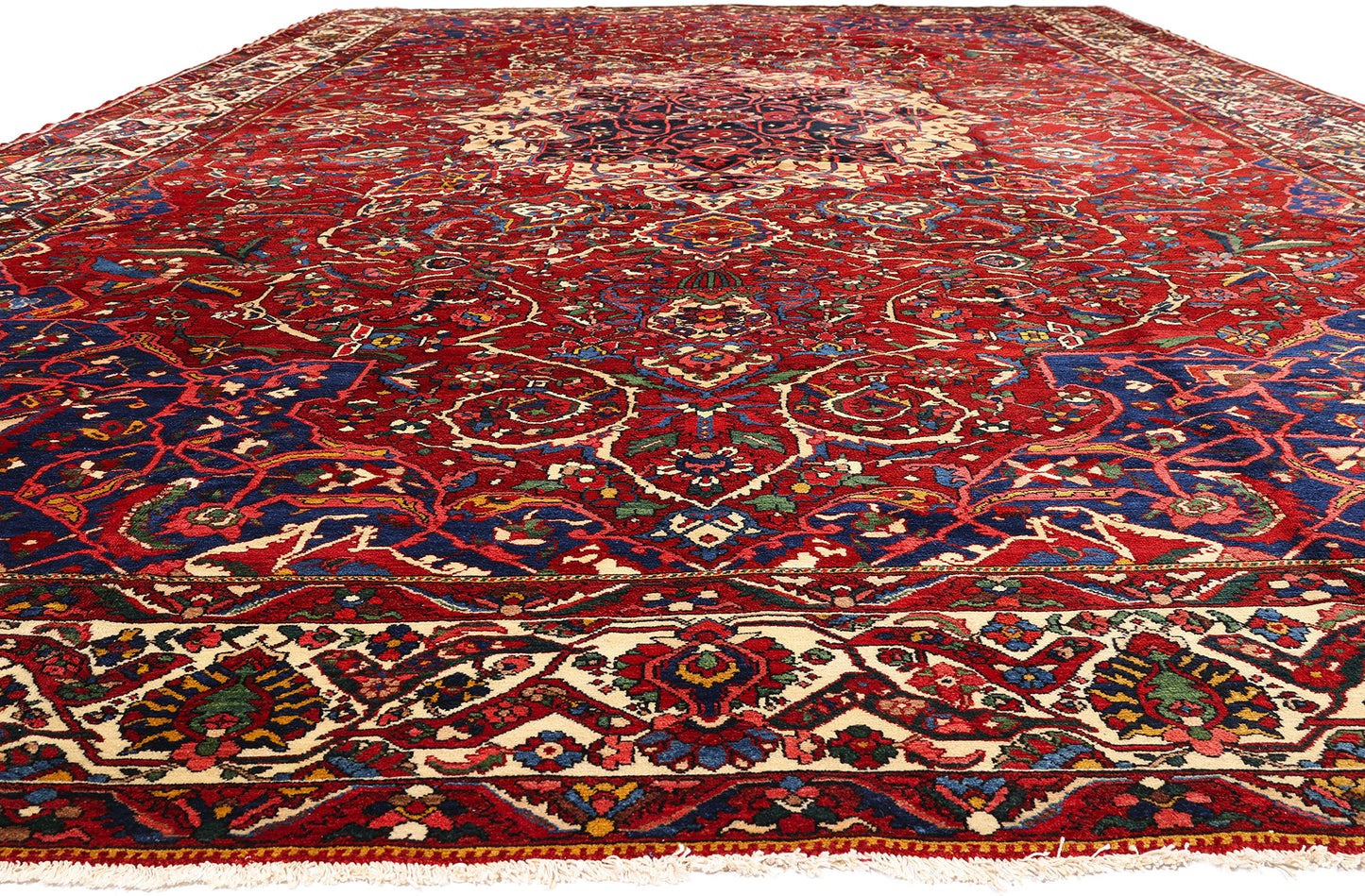 14 x 23 - Red Antique Persian Bakhtiari Rug - 79706