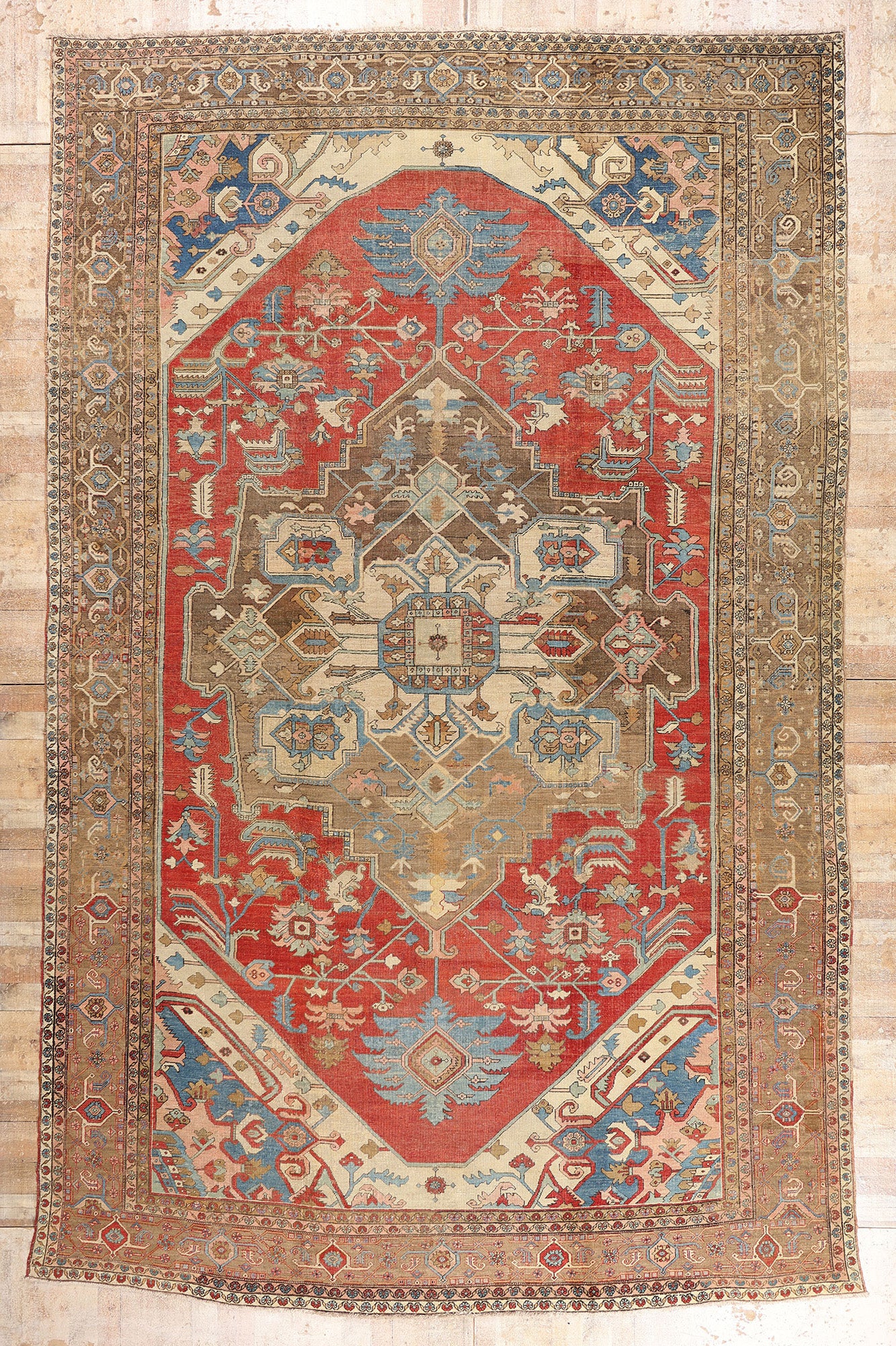 12 x 19 - Red Antique Persian Serapi Rug - 79708