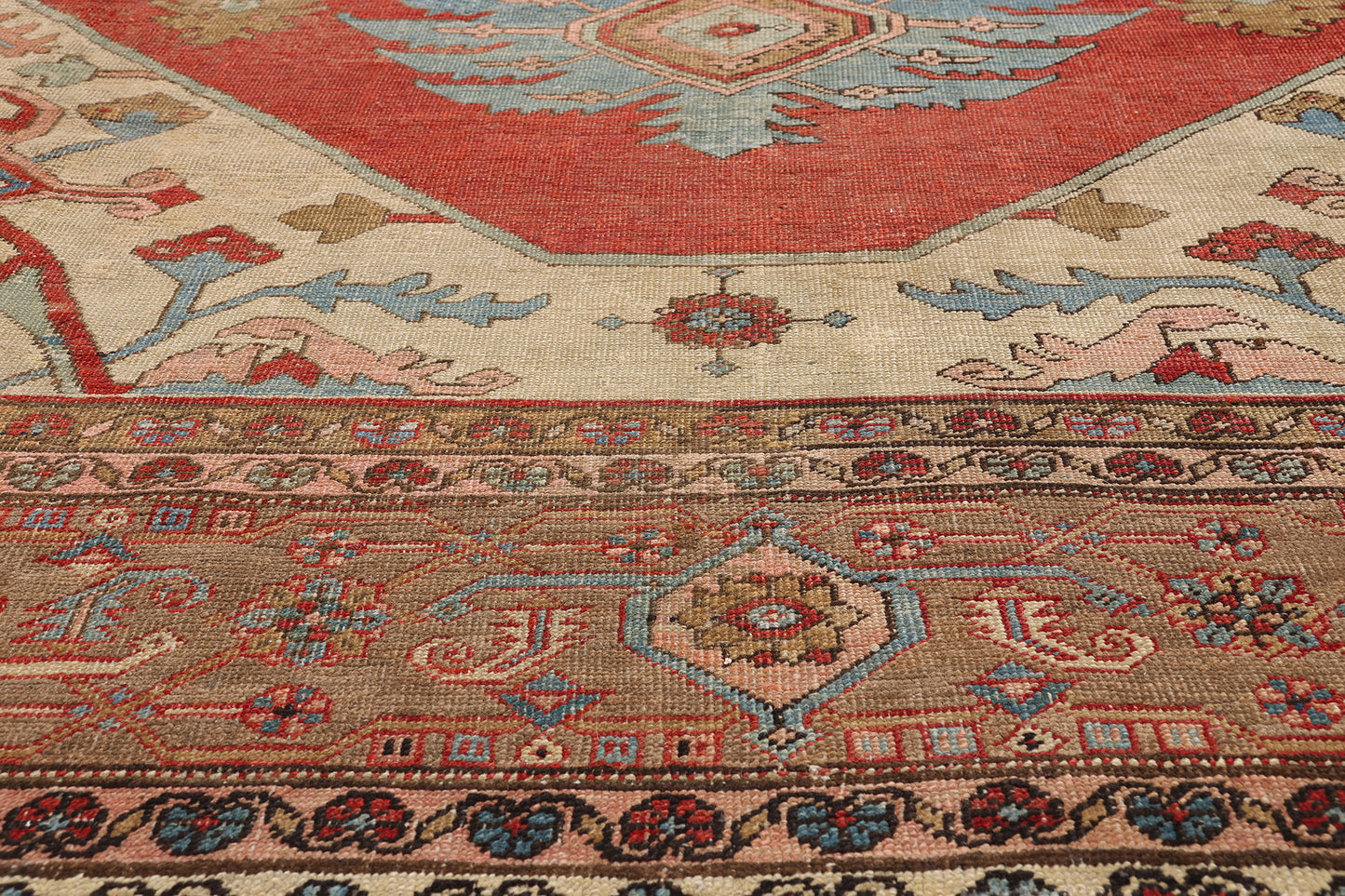 12 x 19 - Red Antique Persian Serapi Rug - 79708