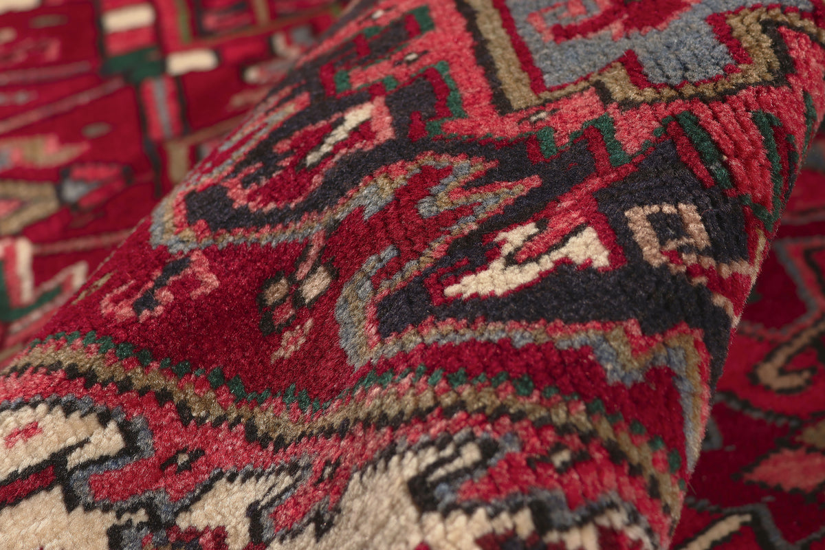 8 x 11 - Red Vintage Persian Heriz Rug - 79749