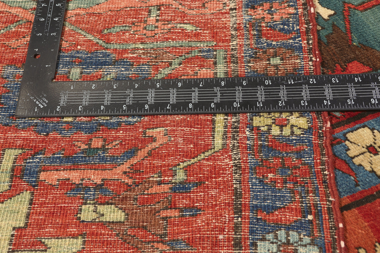 15 x 22 - Red Antique Persian Bakshaish Rug - 79758