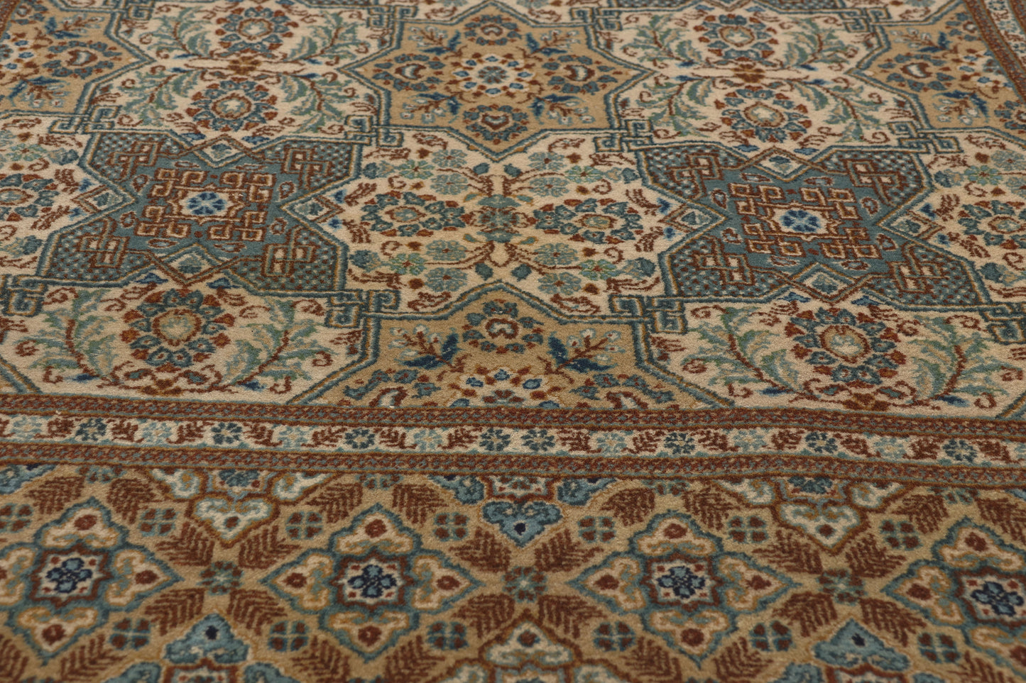 4 x 7 - Beige Vintage Persian Kashan Rug - 79763