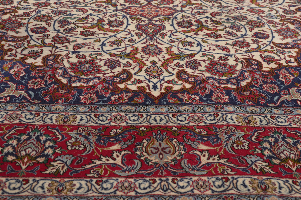 7 x 10 - Ivory Vintage Persian Isfahan Rug - 79788