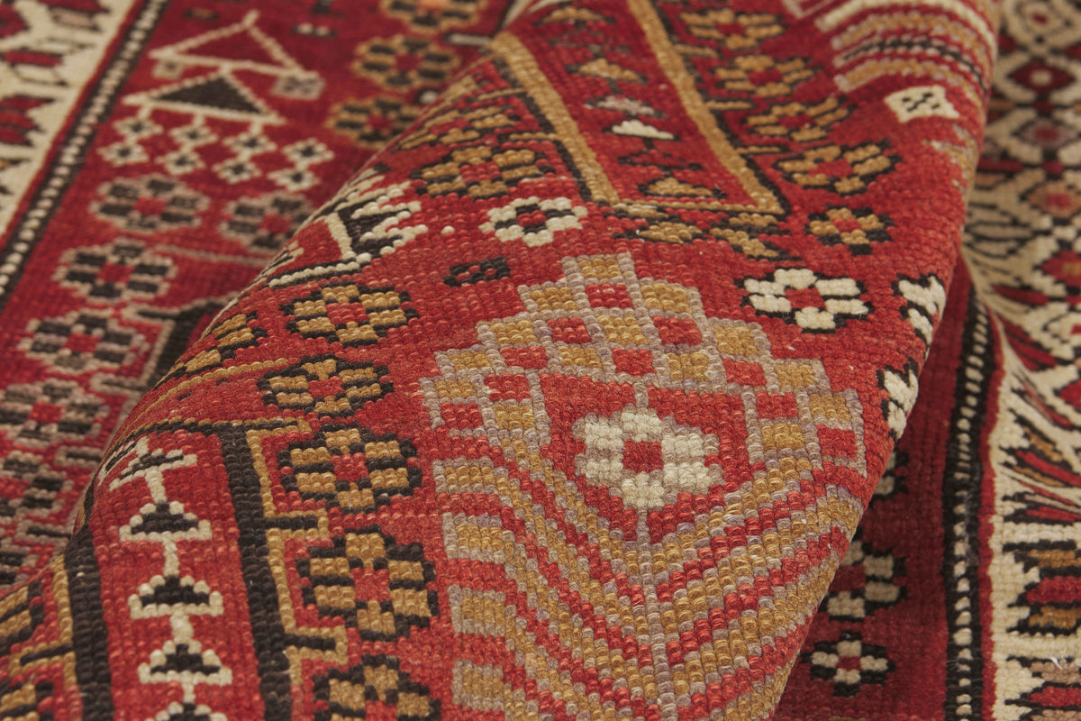 4 x 6 - Red Antique Caucasian Shirvan Rug - 79903