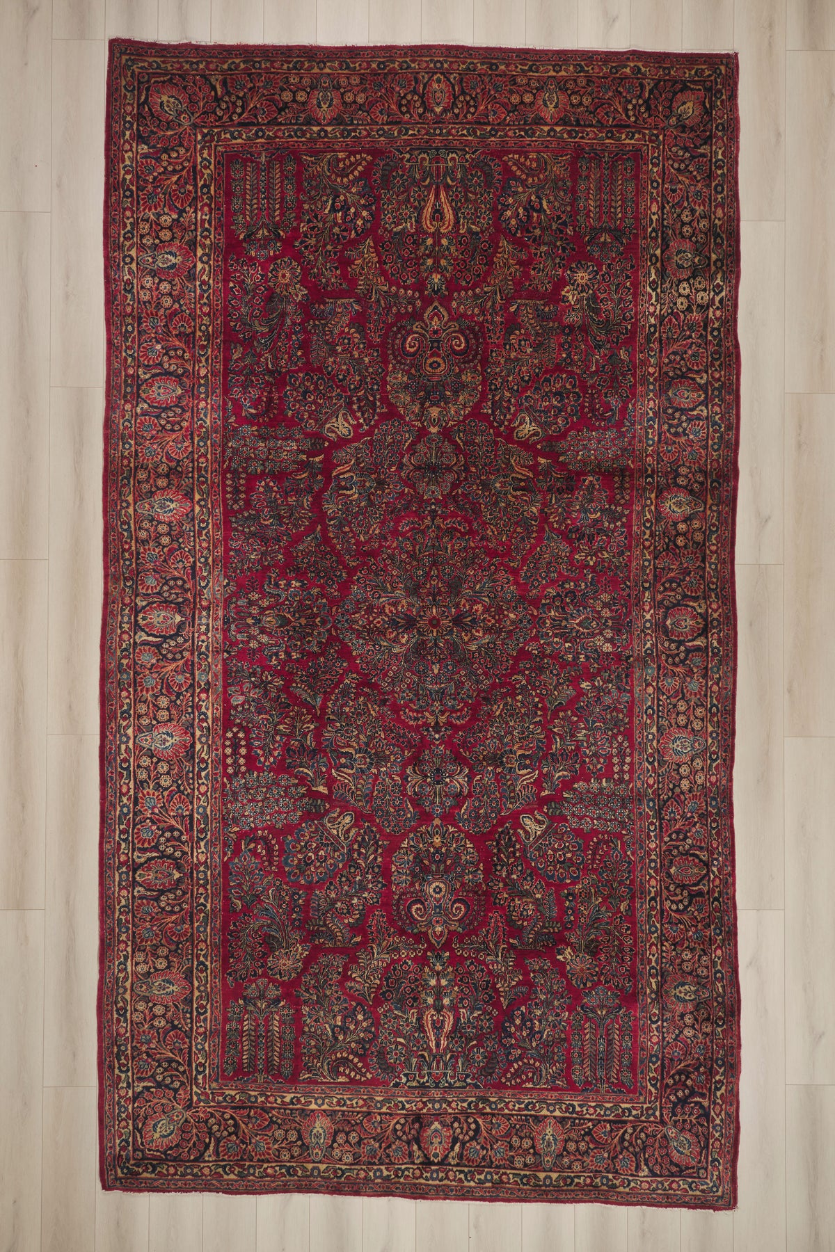 9 x 17 - Red Antique Persian Sarouk Rug - 79906