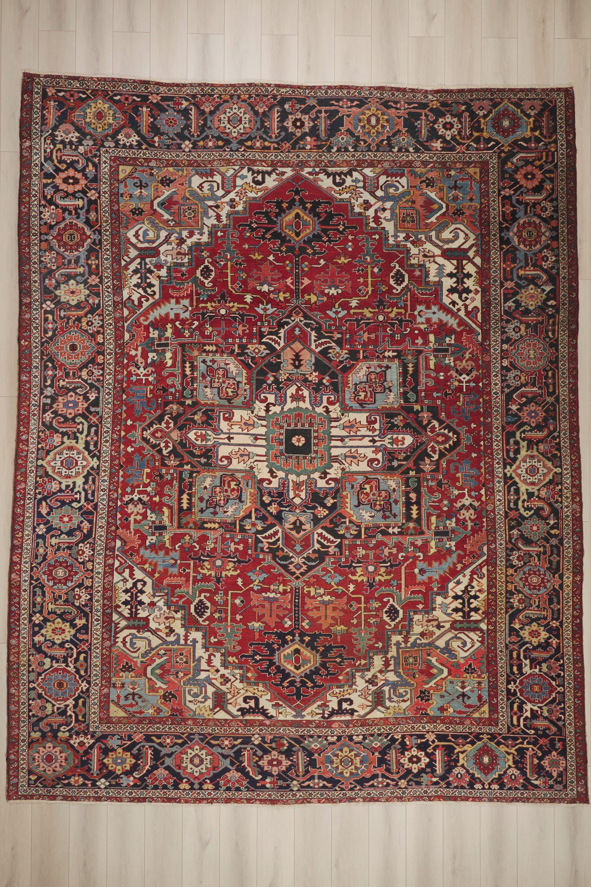 12 x 15 - Red Antique Persian Serapi Rug - 79910