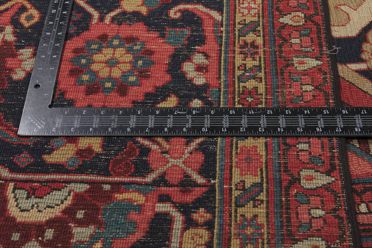18 x 21 - Red Antique Persian Serapi Rug - 79914