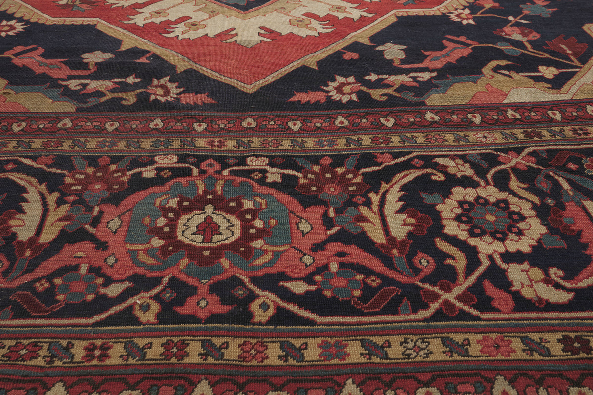 18 x 21 - Red Antique Persian Serapi Rug - 79914