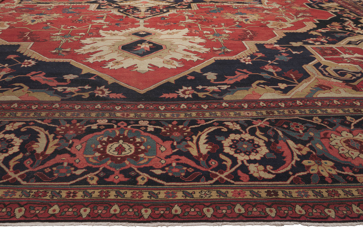 18 x 21 - Red Antique Persian Serapi Rug - 79914