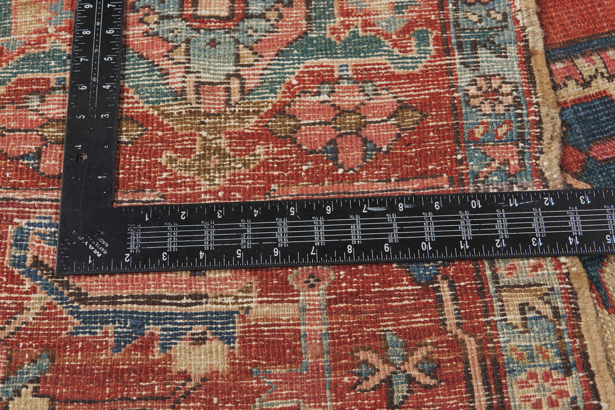 10 x 13 - Red Antique Persian Serapi Rug - 79925